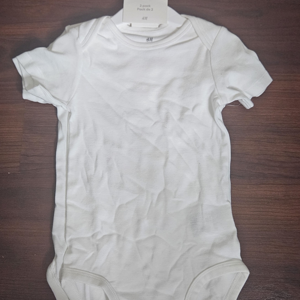Baby Toddler bundle 5 pices size 18 months -2T onesies and vest - Picture 5 of 7